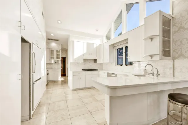 a view of a big room with closet area