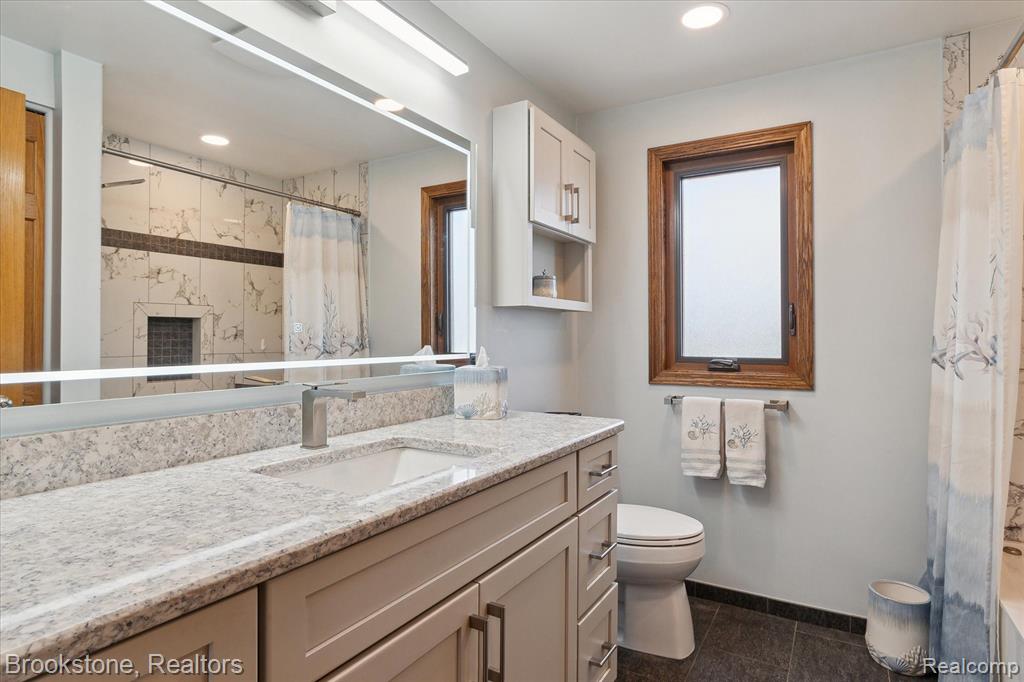 45850 Edgewater Street Chesterfield, MI 48047 - Photo 31 of 61