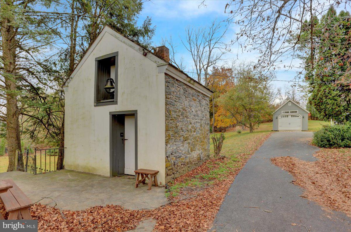 5621 Oley Turnpike Road Reading, PA 19606 - Photo 10 of 36 Gallery Image 10