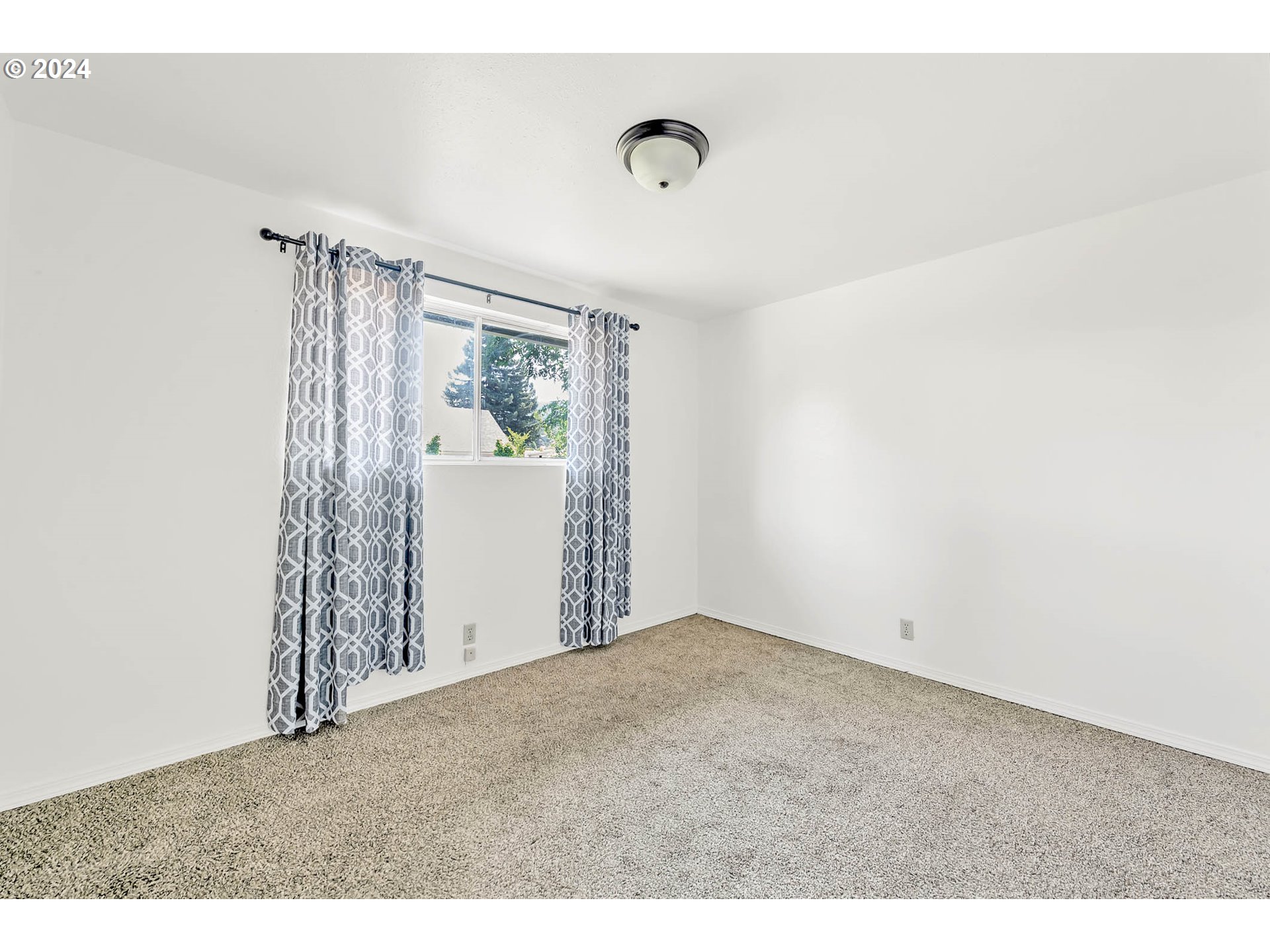 6112 Main Street Springfield, OR 97478 - Photo 39 of 47 a view of an empty room