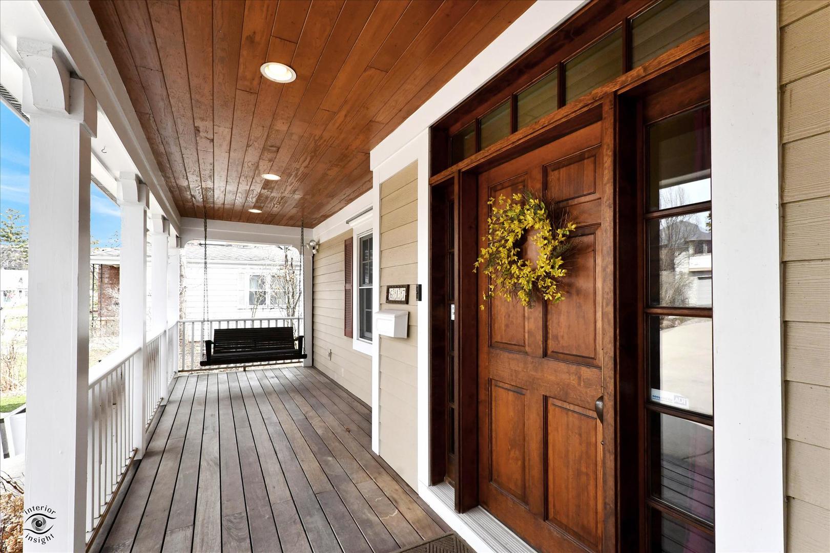 617 Hillside Road Glenview, IL 60025 - Photo 2 of 46 a view of a entryway with a wooden floor