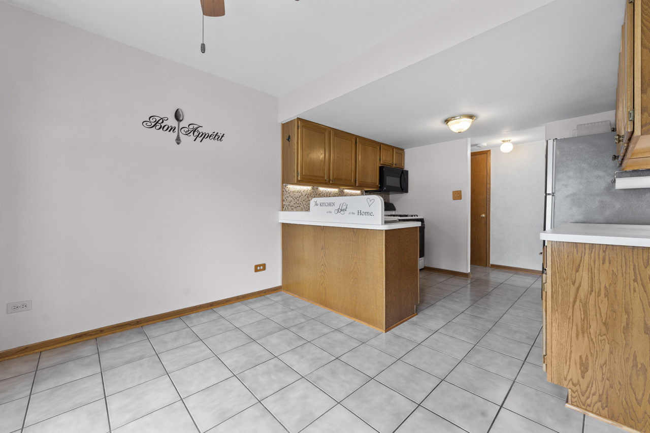 1464 Root Street Crest Hill, IL 60403 - Photo 13 of 42