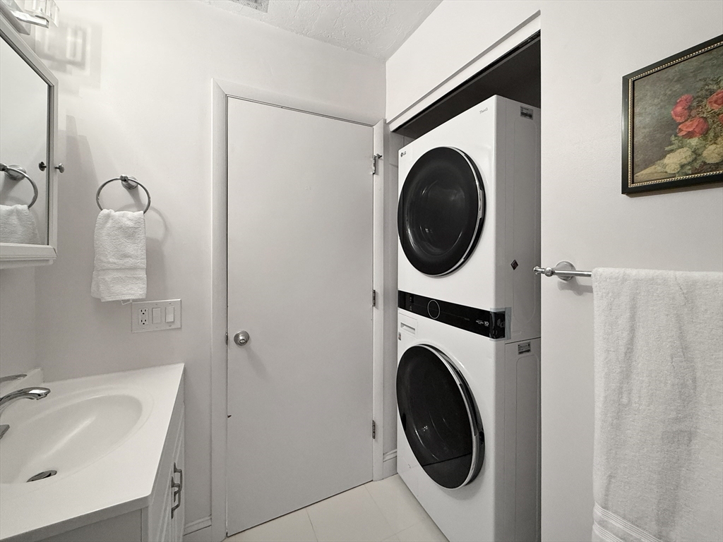 340 Sunderland Road, Unit 24 Worcester, MA 01604 - Photo 20 of 23 Gallery Image 20