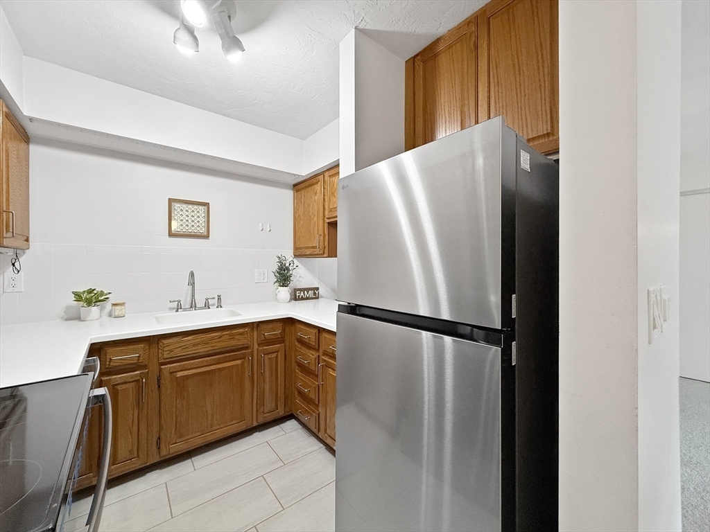 340 Sunderland Road, Unit 24 Worcester, MA 01604 - Photo 10 of 23 Gallery Image 10