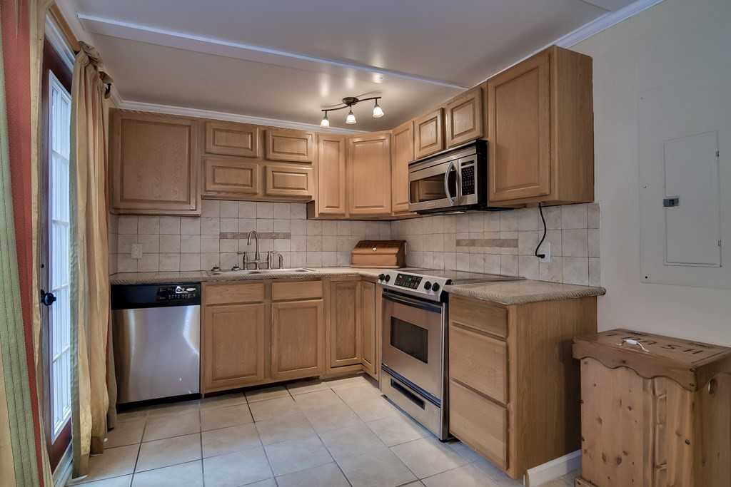 403 Old Whiskey Road South New Ellenton, SC 29809 - Photo 8 of 17