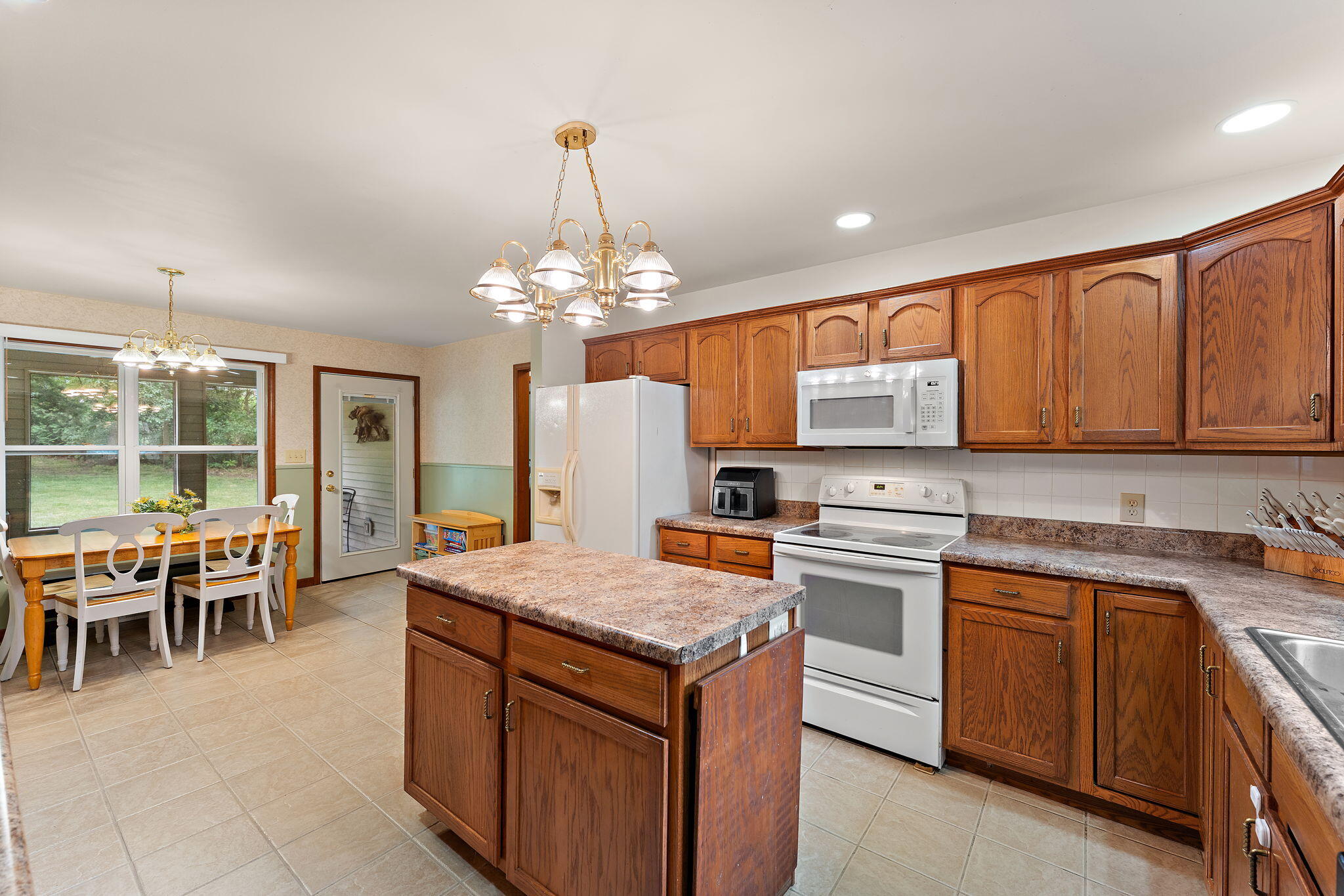 7459 Spring Court Demotte, IN 46310 - Photo 17 of 34 2048x1365