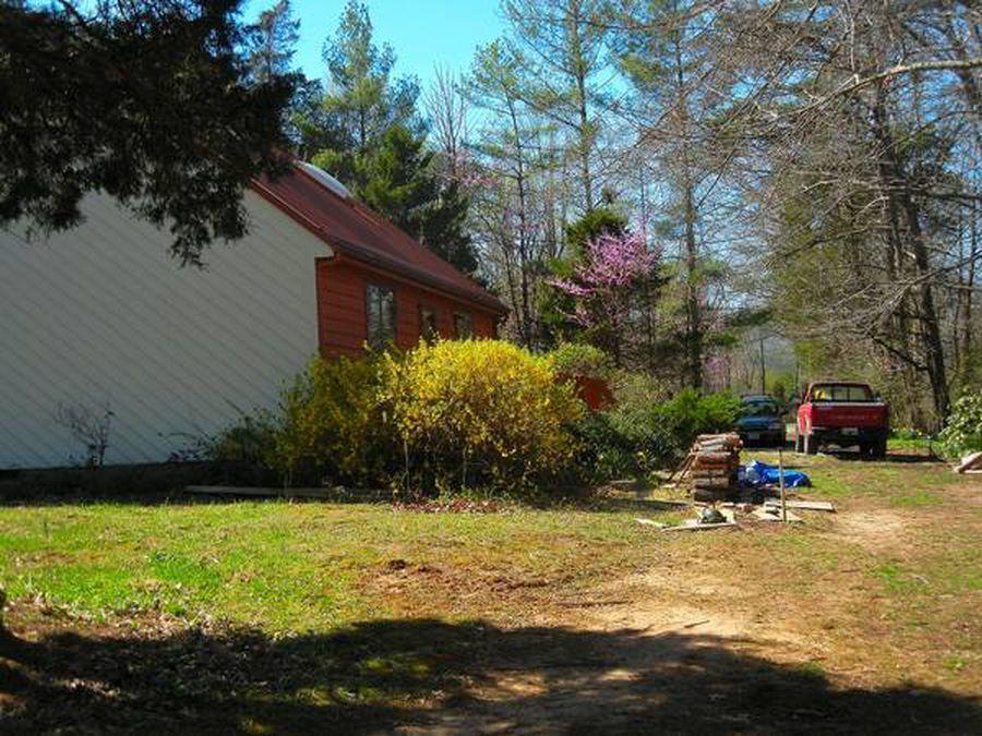 11611 Peaceful Valley Road New Castle, VA 24127 - Photo 12 of 21 IShjer7xr1dk350000000000
