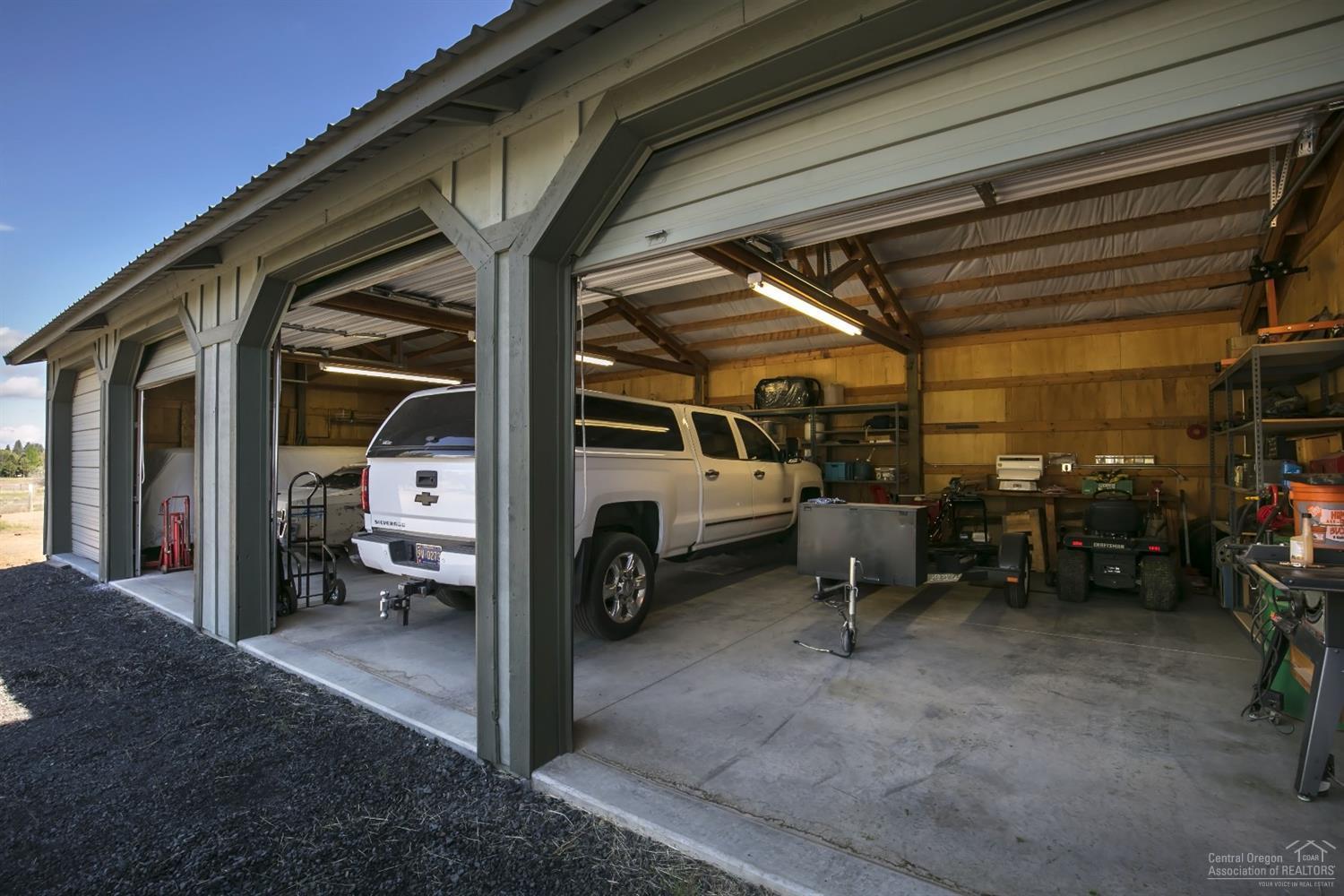 19129 Pinehurst Road Bend, OR 97703 - Photo 21 of 25 4 bay detached garage.