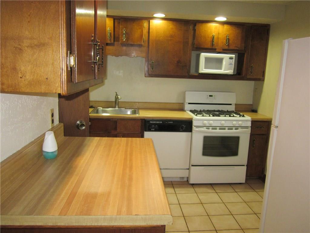 326 Ridge Point Circle Bridgeville, PA 15017 - Photo 3 of 21 Gallery Image 3