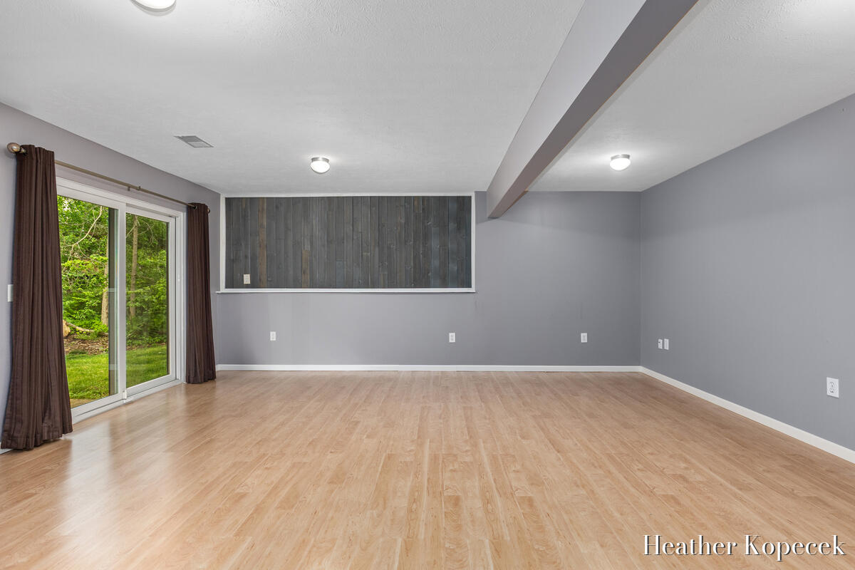 1663 Barnsley Court Southeast Lowell, MI 49331 - Photo 19 of 31 https___photoreal.io_wp-content_photorea