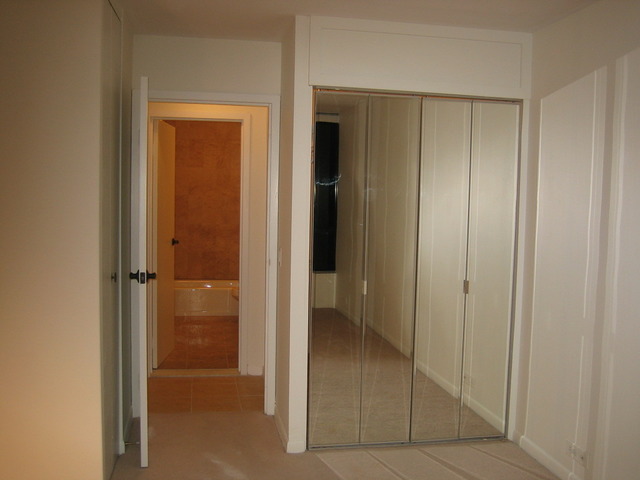 5415 North Sheridan Road, Unit 1715 Chicago, IL 60640 - Photo 11 of 24 a view of a hallway