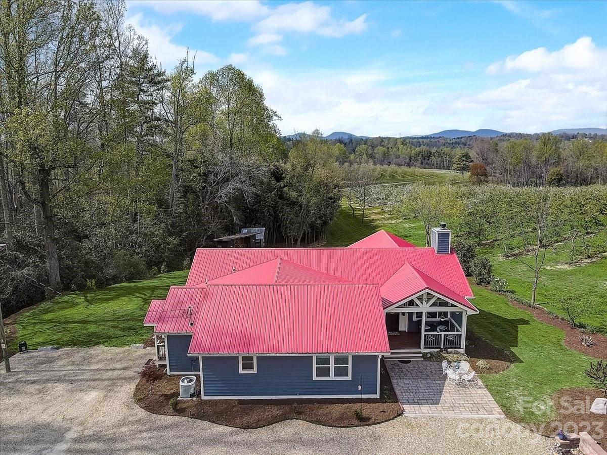 150 Raspberry Point Lane Flat Rock, NC 28731 - Photo 1 of 48 Gallery Image 1
