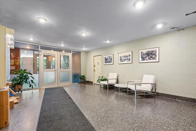 $499,000 | 579 West 215th Street, Unit 2F | Inwood