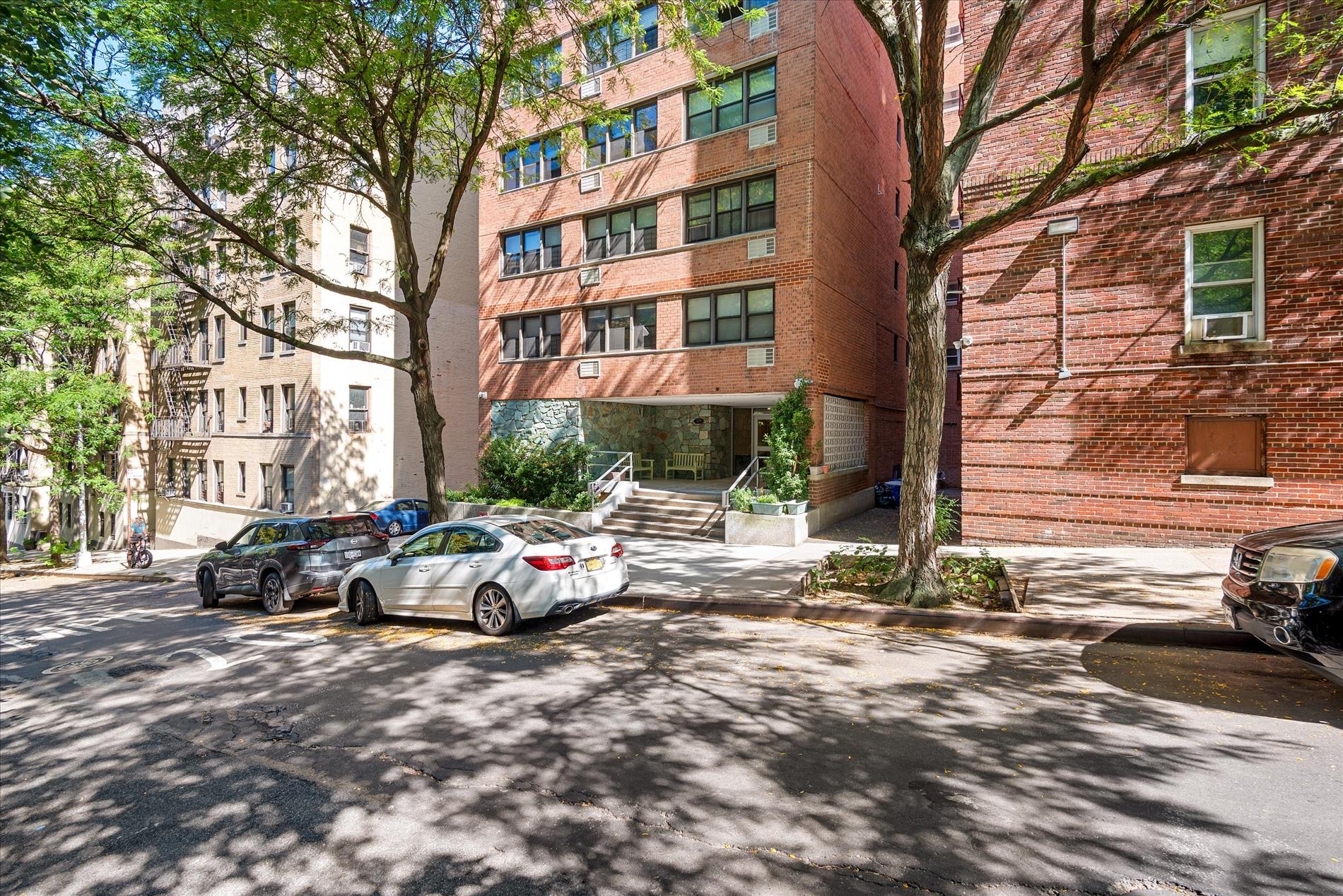 579 West 215th Street, Unit 2F Manhattan, NY 10034 - Photo 19 of 22