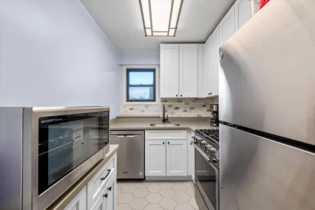 $499,000 | 579 West 215th Street, Unit 2F | Inwood