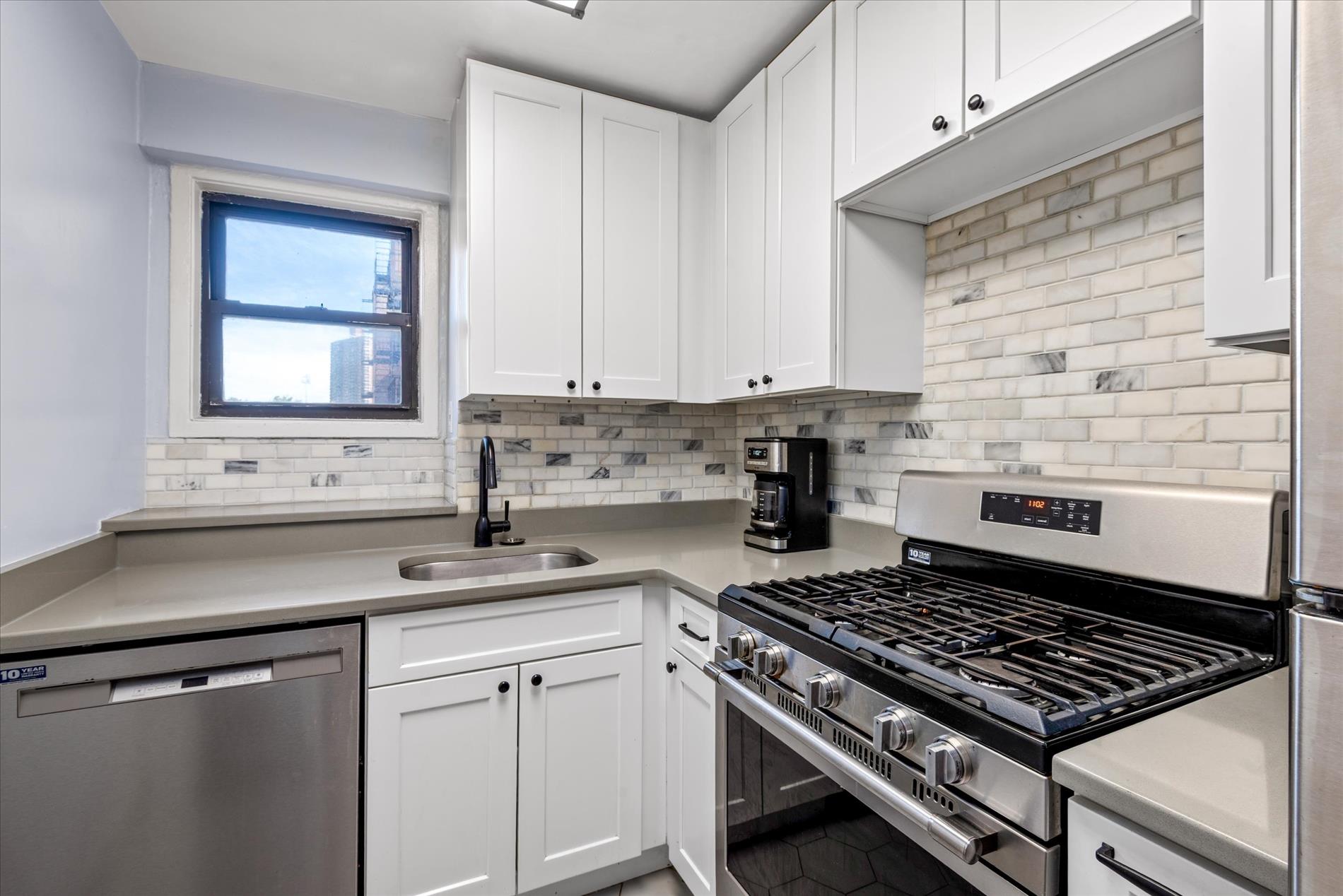 579 West 215th Street, Unit 2F Manhattan, NY 10034 - Photo 7 of 22