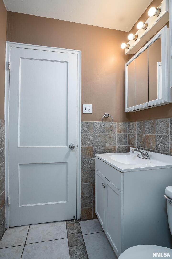 1310 39th Street Moline, IL 61265 - Photo 15 of 18