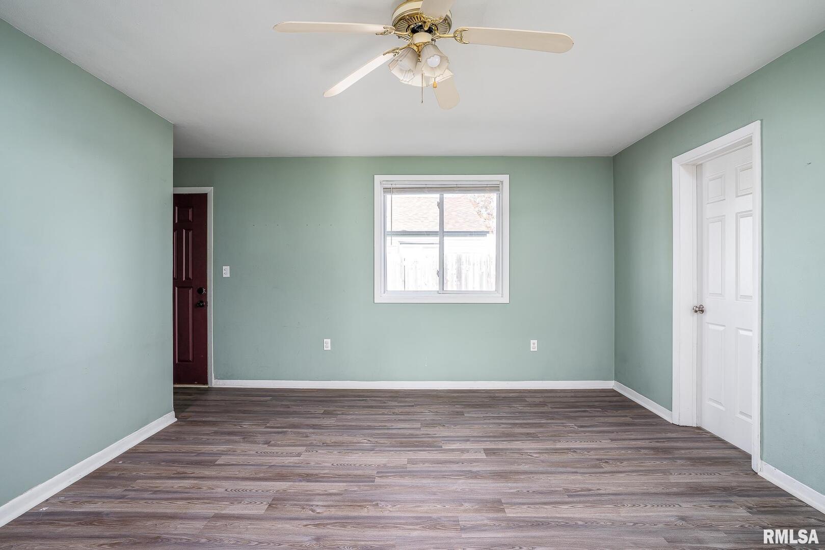 1310 39th Street Moline, IL 61265 - Photo 3 of 18