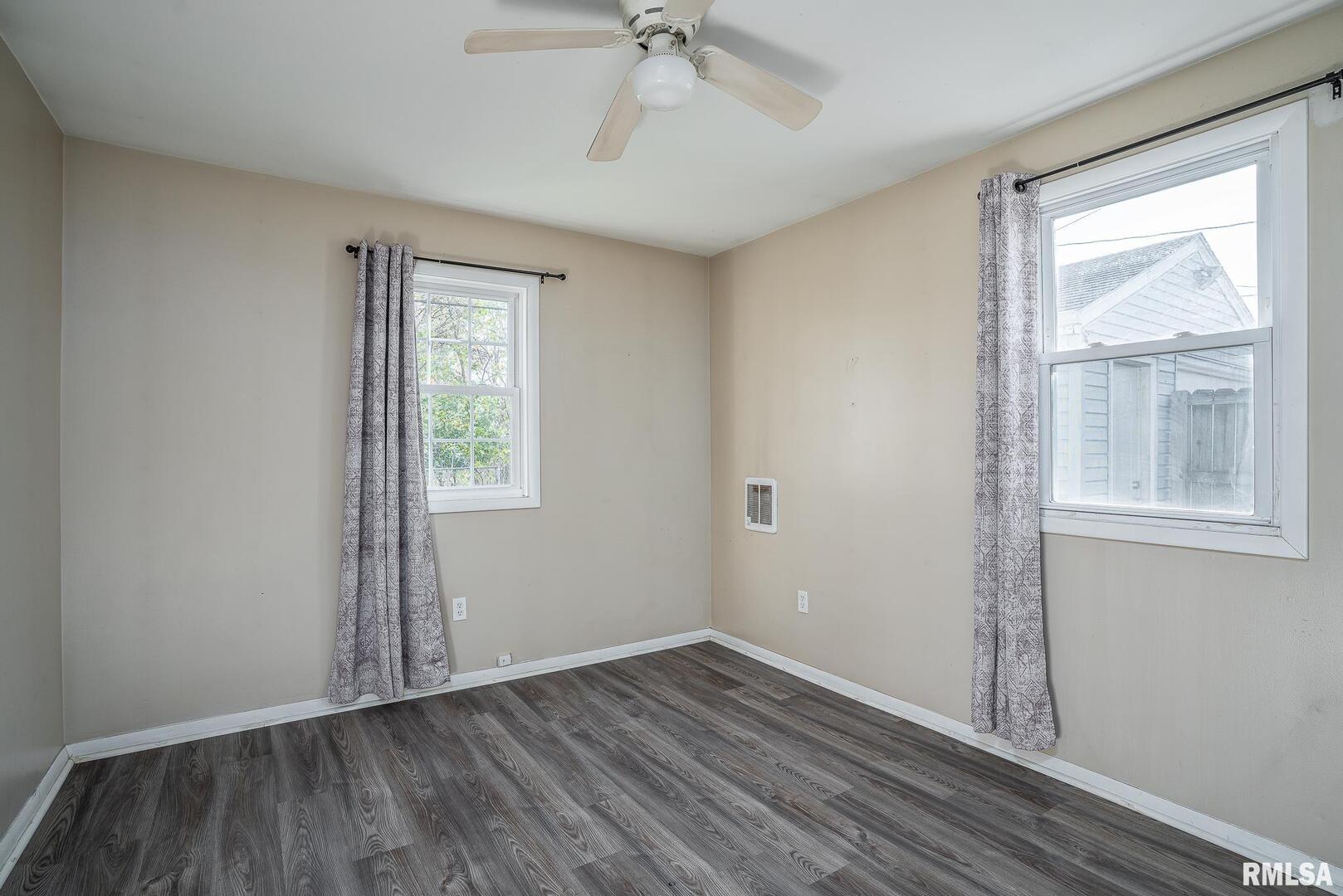 1310 39th Street Moline, IL 61265 - Photo 8 of 18