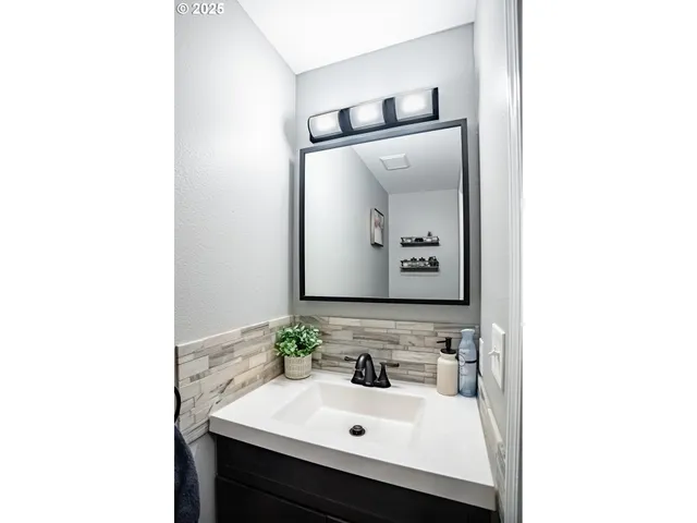 $625,000 | 14574 Southeast Lone Pine Drive, Clackamas, OR 97015