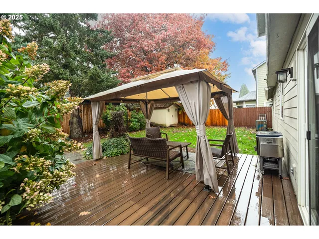 $625,000 | 14574 Southeast Lone Pine Drive, Clackamas, OR 97015