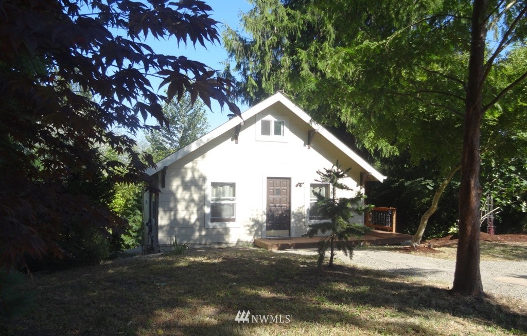 3334 Perry Avenue Bremerton, WA 98310 - Photo 1 of 25 Gallery Image 1