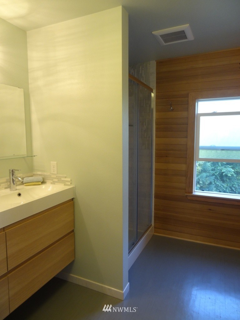 3334 Perry Avenue Bremerton, WA 98310 - Photo 14 of 25 Gallery Image 14