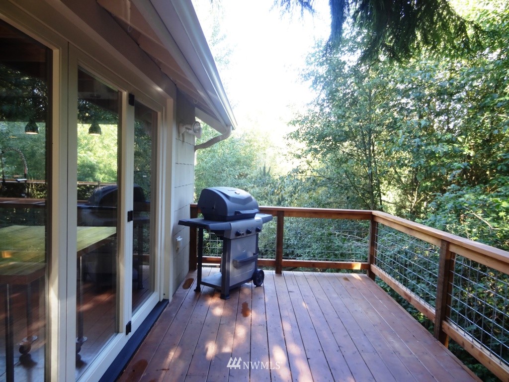 3334 Perry Avenue Bremerton, WA 98310 - Photo 8 of 25 Gallery Image 8