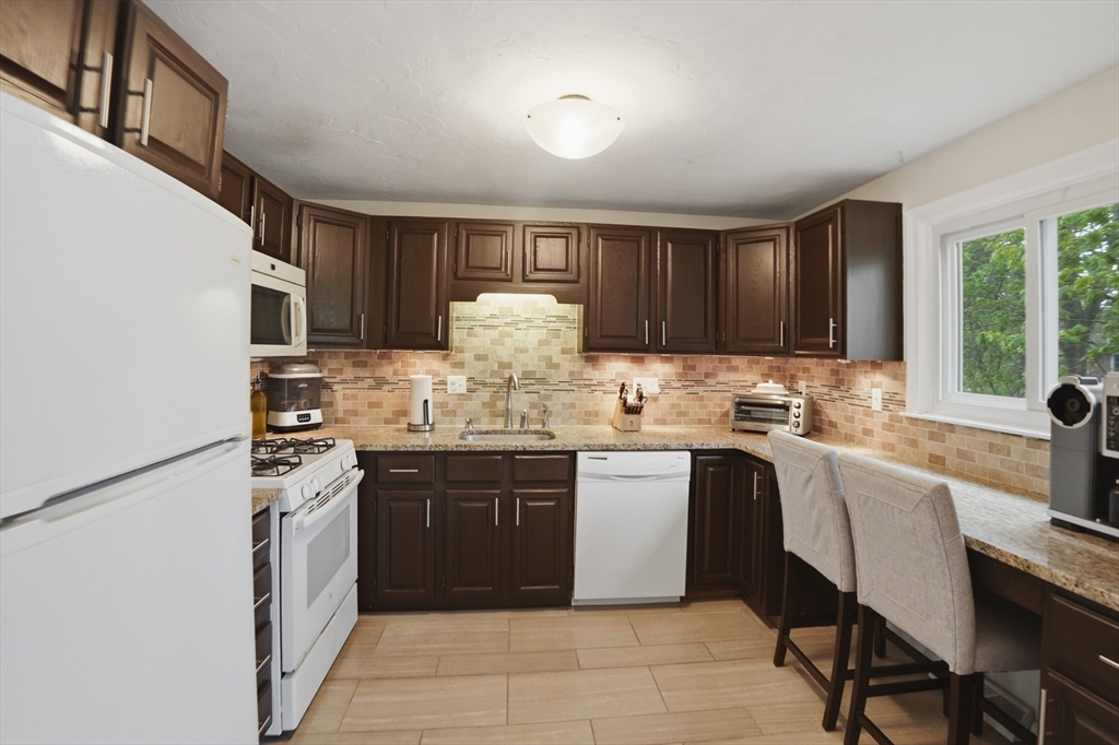 125 Chapin Road, Unit 3E Hudson, MA 01749 - Photo 8 of 20