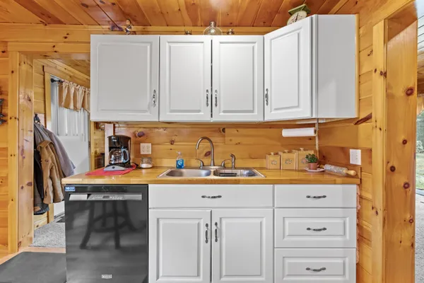 $250,000 | 243 Centre Street, Sullivan, NH 03445