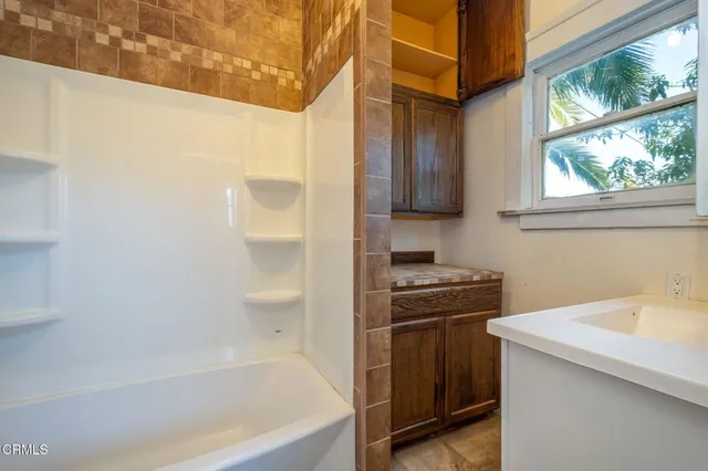 $1,300,000 | 933 East Santa Paula Street, Santa Paula, CA 93060