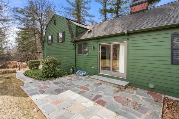 $1,395,000 | 14 Westland Road, Weston, MA 02493