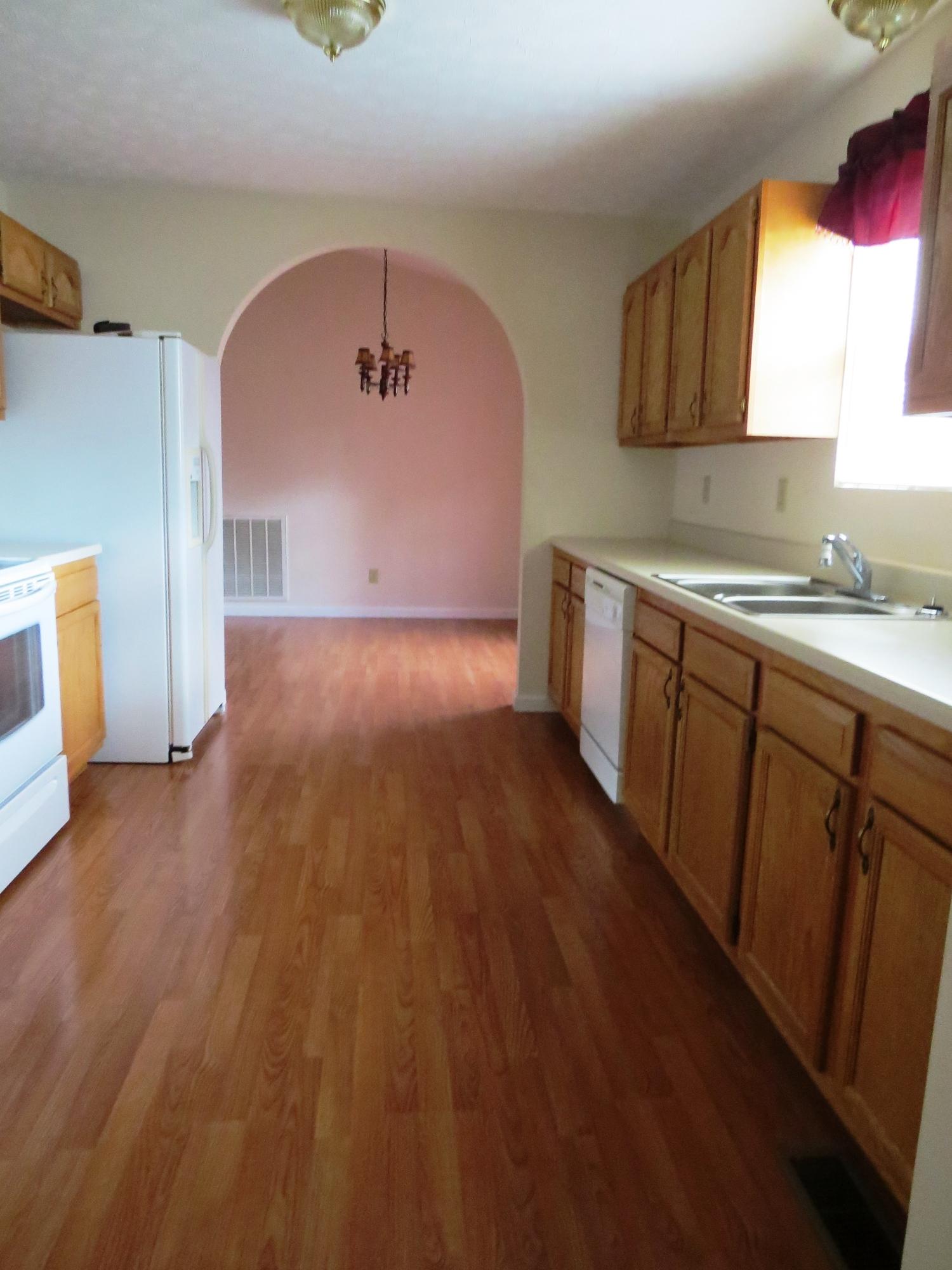 155 West Mountain View Road Corryton, TN 37721 - Photo 13 of 29 Laminate Floors
