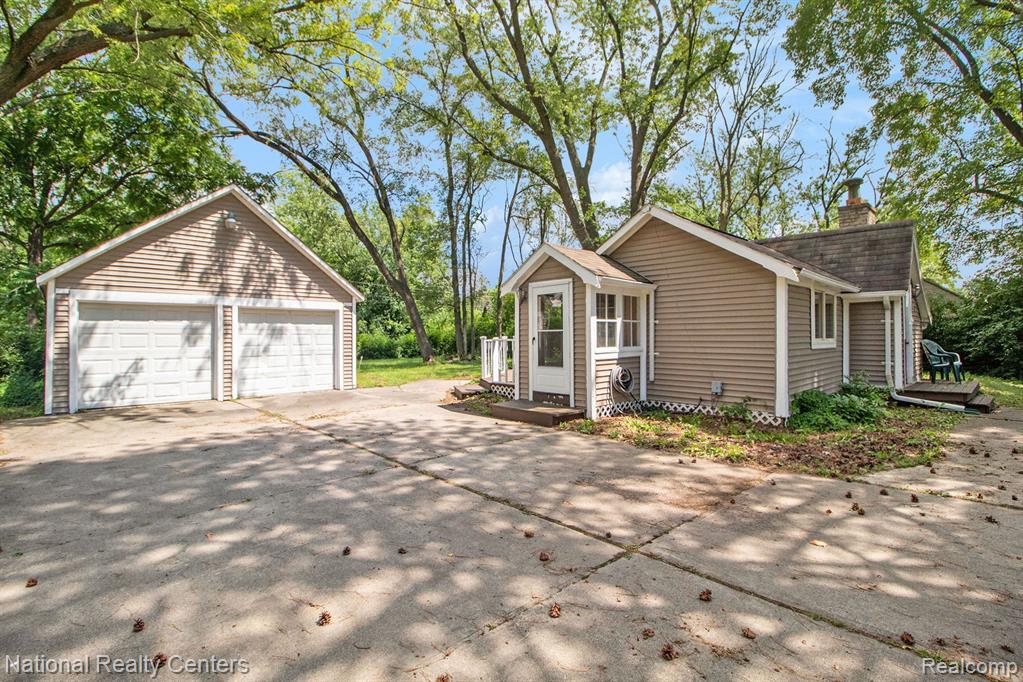 16750 Middlebelt Road Livonia, MI 48154 - Photo 3 of 18