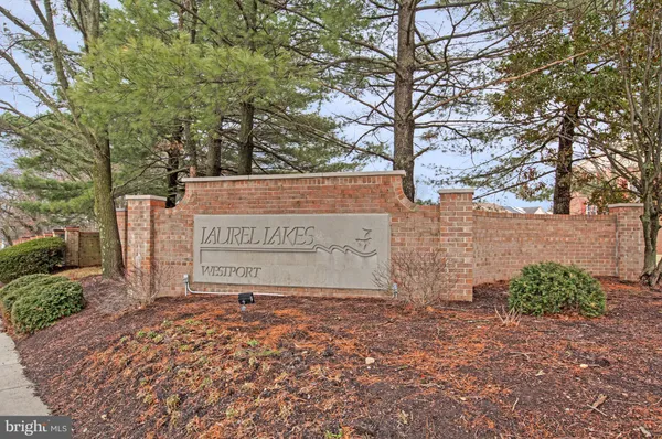 a view of a garage of the house