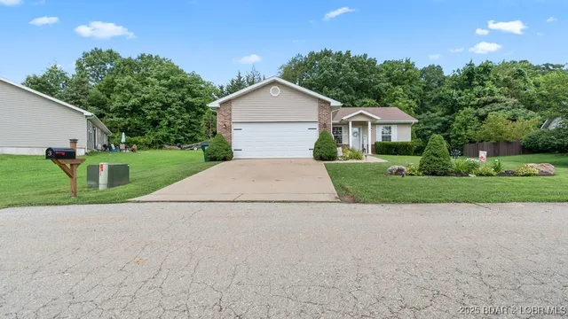 $275,000 | 3 Mary Drive, Kaiser, MO 65047