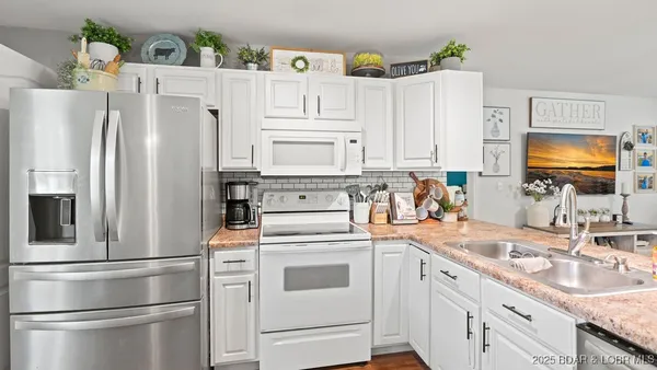 $270,000 | 3 Mary Drive, Kaiser, MO 65047