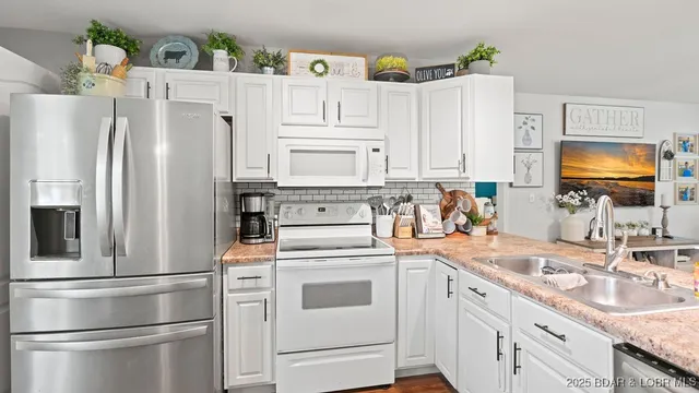 $275,000 | 3 Mary Drive, Kaiser, MO 65047