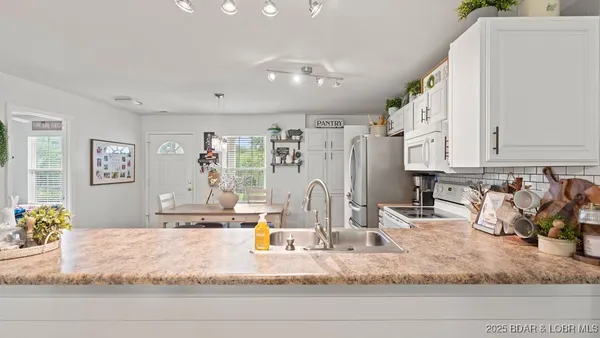 $270,000 | 3 Mary Drive, Kaiser, MO 65047