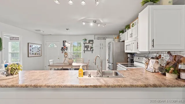 $275,000 | 3 Mary Drive, Kaiser, MO 65047