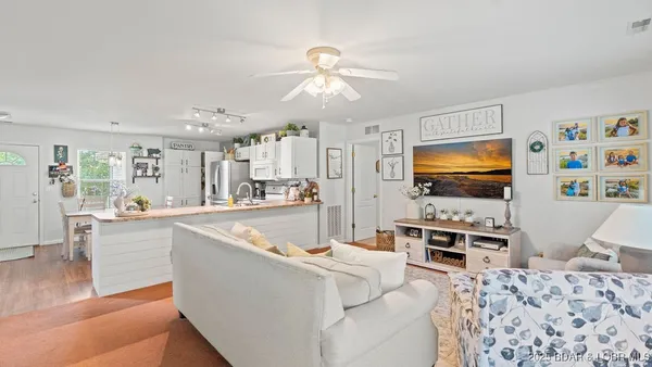 $270,000 | 3 Mary Drive, Kaiser, MO 65047