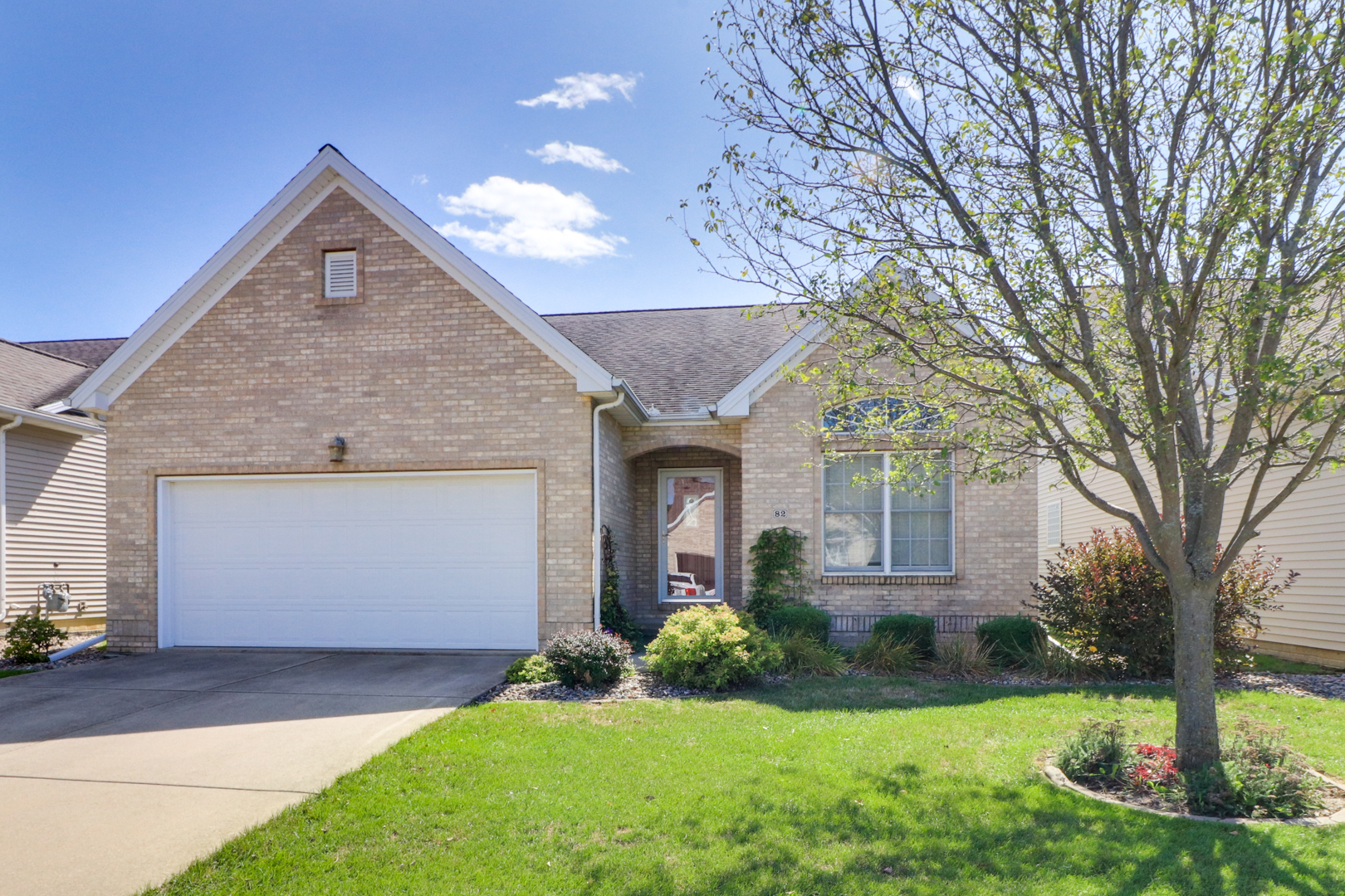 82 Crista Ann Court, Bloomington, IL 61704 Compass
