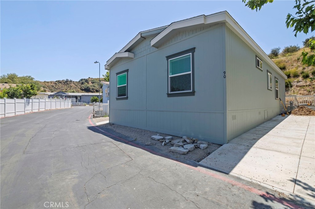 30000 Hasley Canyon Road, Unit 90 Castaic, CA 91384 - Photo 2 of 32