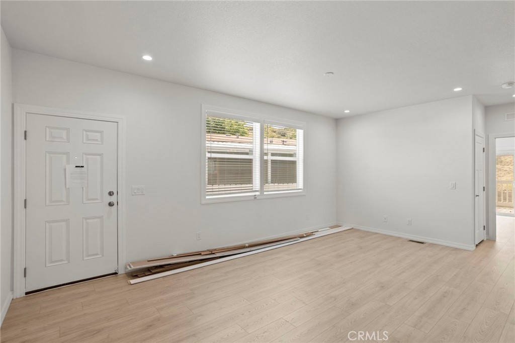 30000 Hasley Canyon Road, Unit 90 Castaic, CA 91384 - Photo 8 of 32