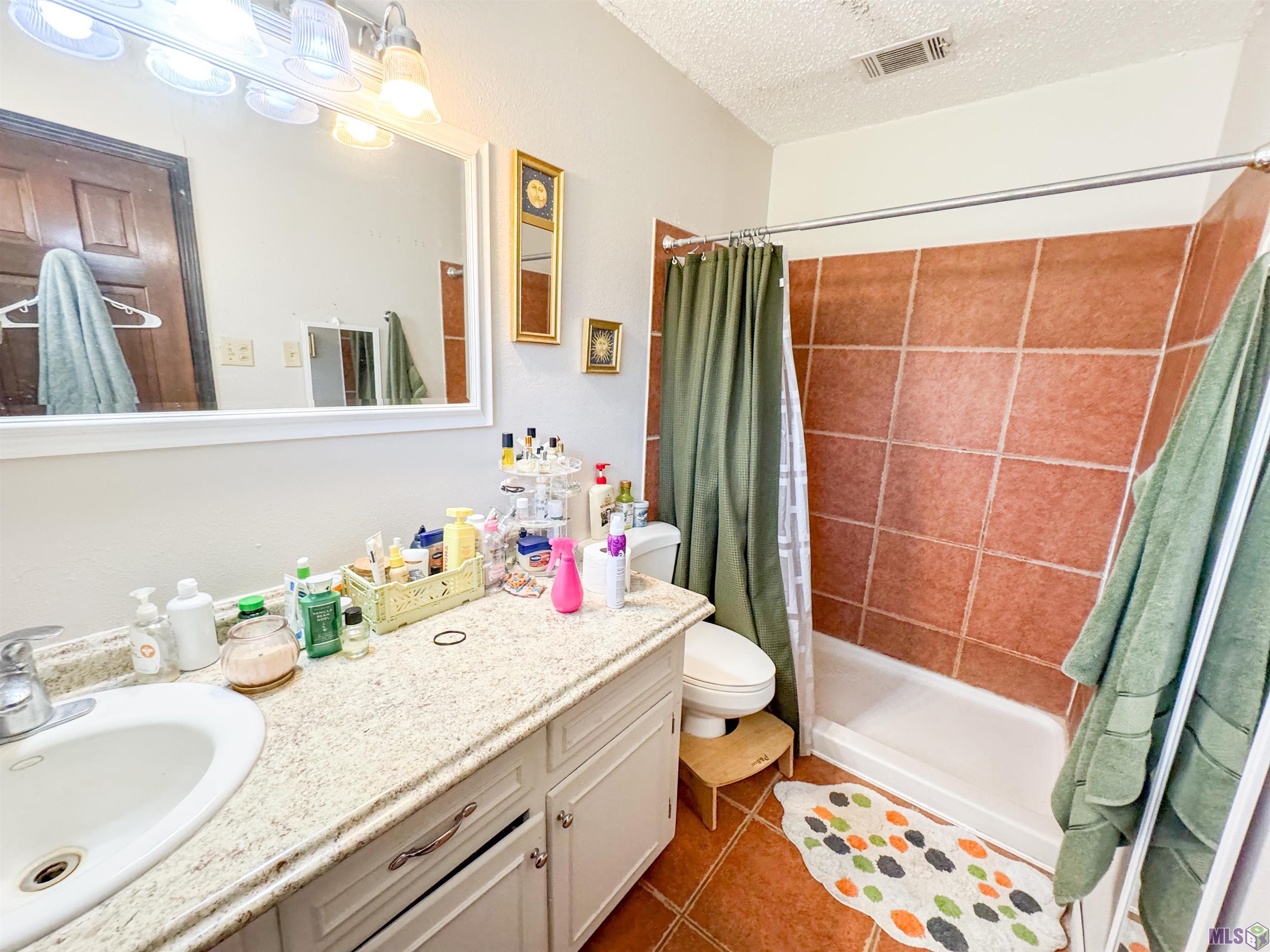 17 Silman Avenue Hammond, LA 70401 - Photo 15 of 19 Primary Bathroom