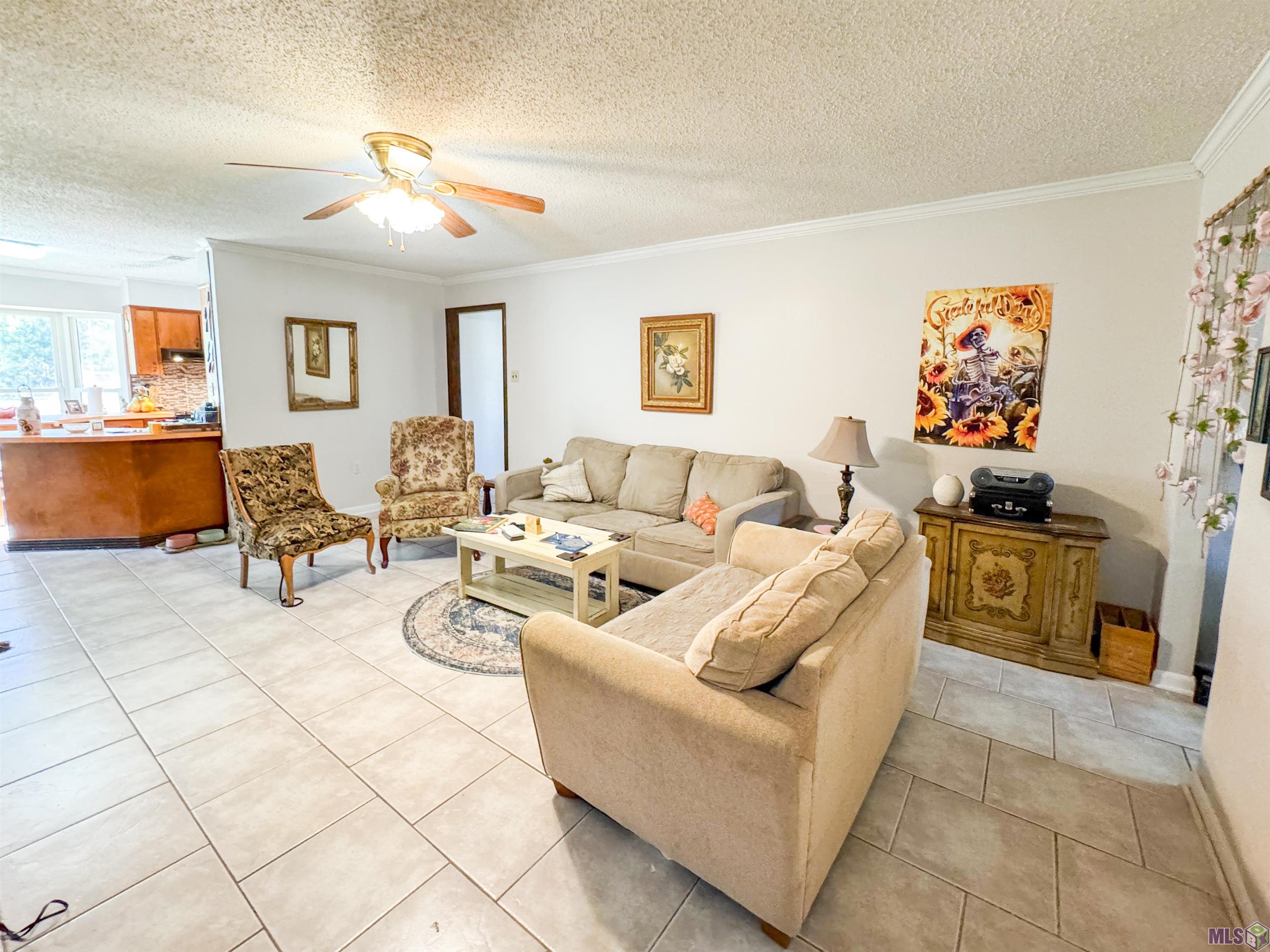 17 Silman Avenue Hammond, LA 70401 - Photo 5 of 19 Living Room