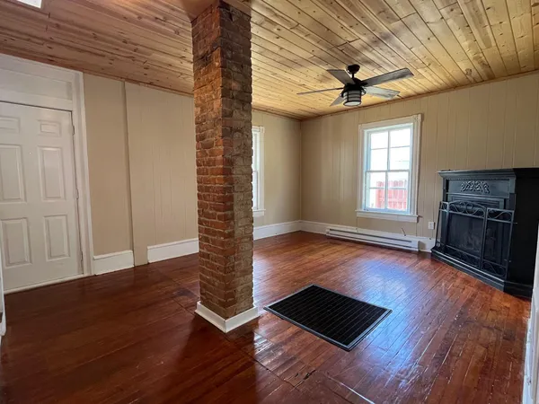 $1,525 | 730 Murray Avenue Southeast, Roanoke, VA 24013