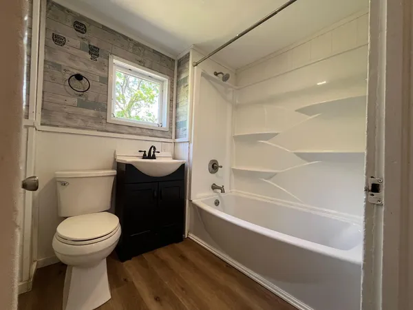 $1,525 | 730 Murray Avenue Southeast, Roanoke, VA 24013