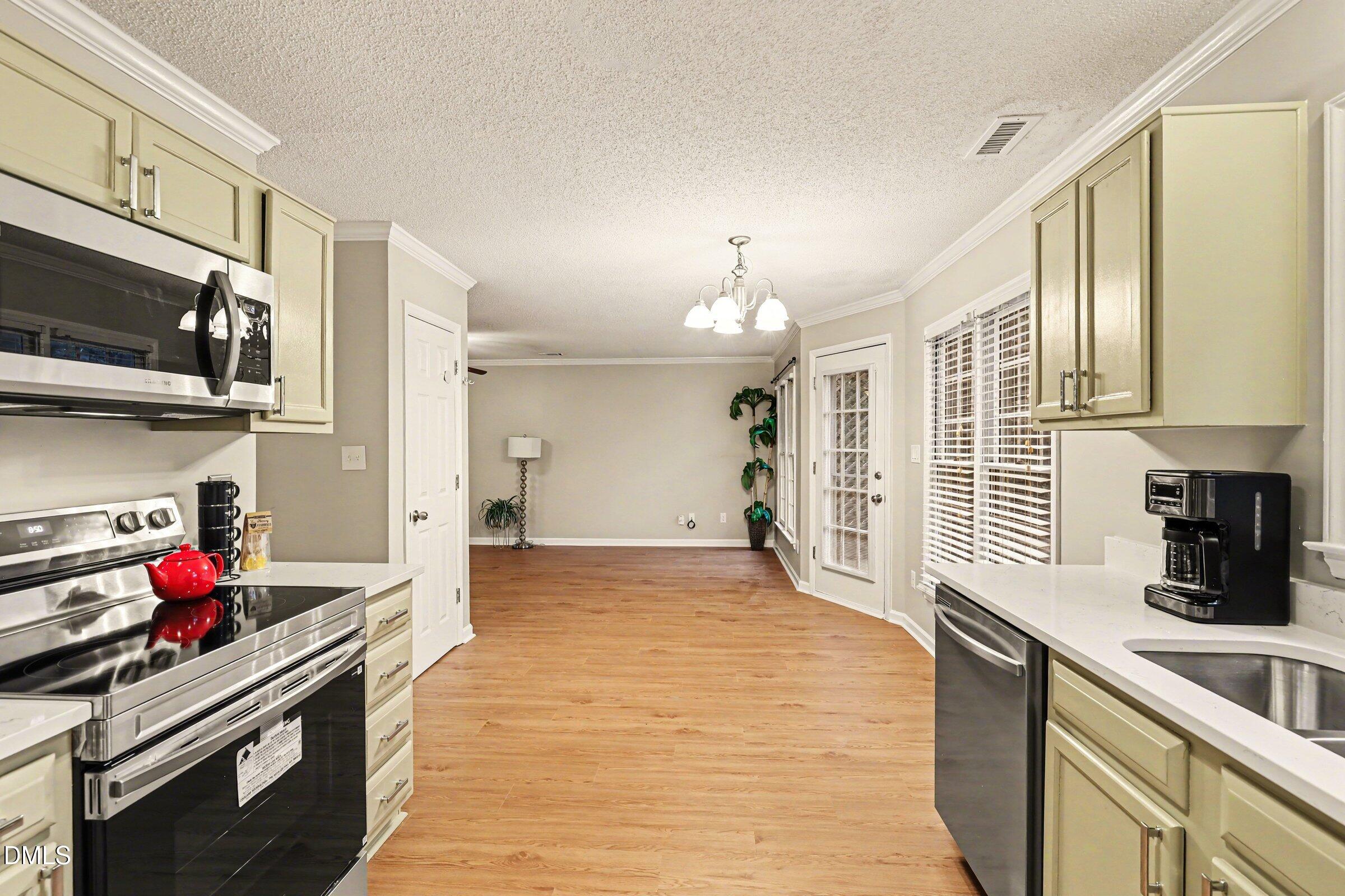 109 Gatepost Lane Cary, NC 27513 - Photo 5 of 43 013_file_9919