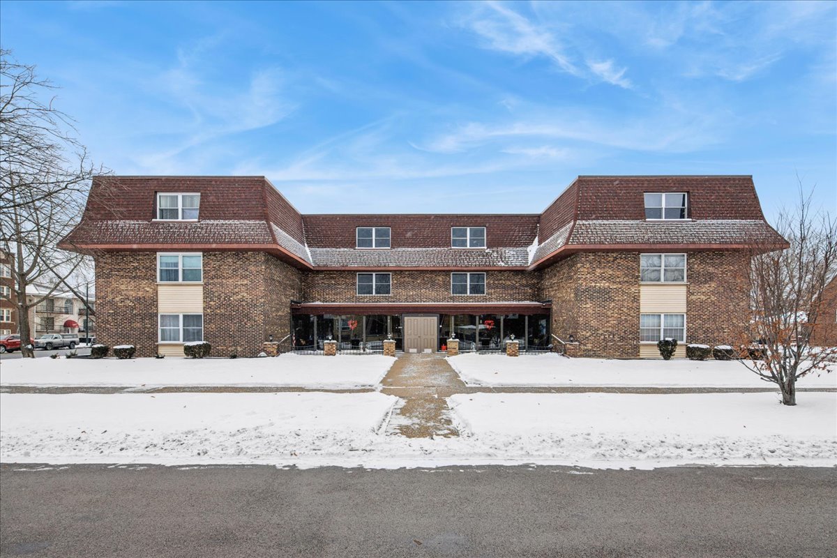 475 Shenstone Road, Unit 304 Riverside, IL 60546 - Photo 23 of 23